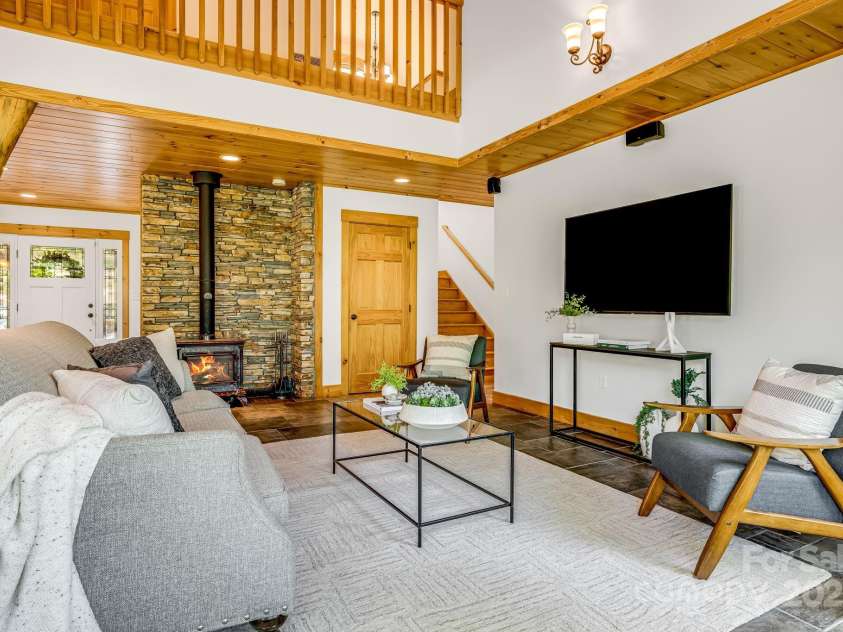 216 Log Gap Road, Fairview, NC 28730.  MLS# CAR4221522, YatesRealty ID 18479. Bright Open Living Space