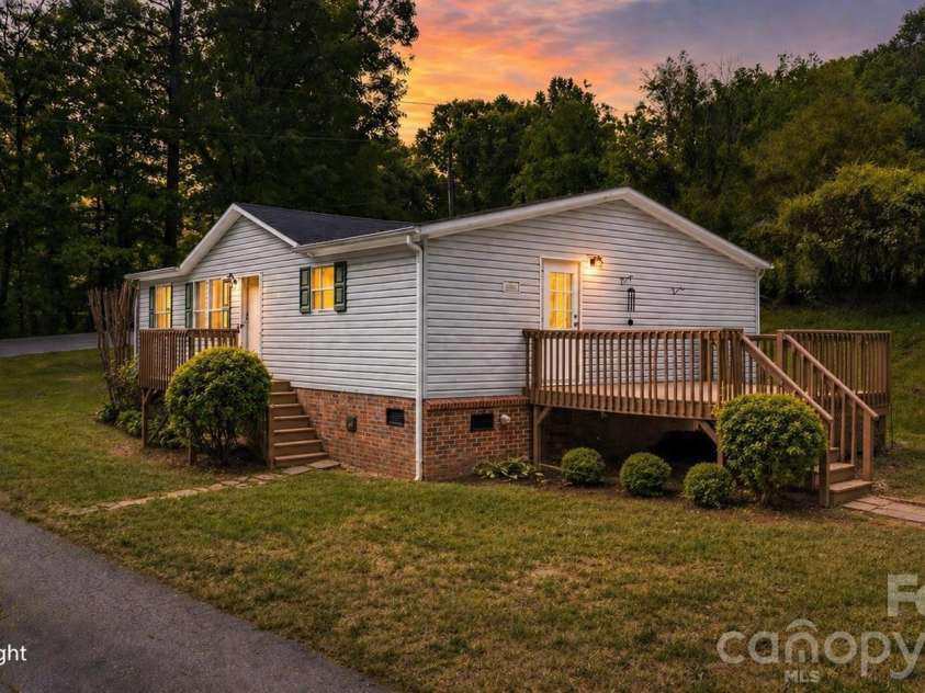 3536 Nelson Lane, Morganton, NC 28655.  MLS# CAR4375499, YatesRealty ID 18479. 