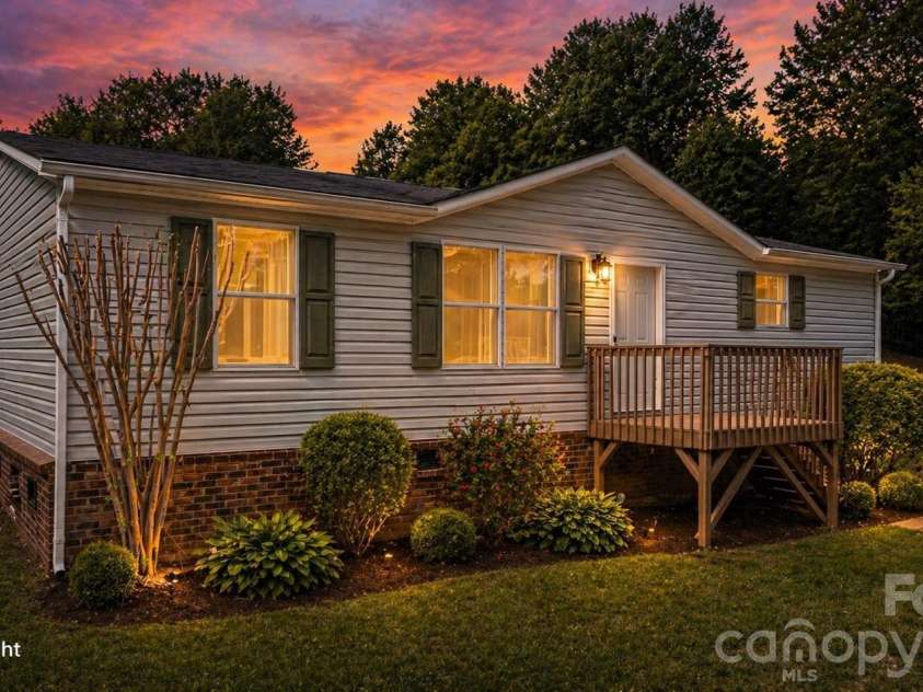 3536 Nelson Lane, Morganton, NC 28655.  MLS# CAR4375499, YatesRealty ID 18479. 