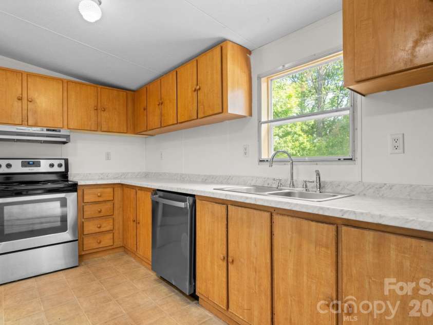 3536 Nelson Lane, Morganton, NC 28655.  MLS# CAR4375499, YatesRealty ID 18479. 