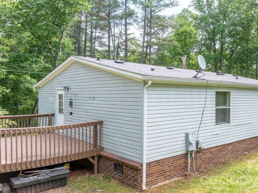 3536 Nelson Lane, Morganton, NC 28655.  MLS# CAR4375499, YatesRealty ID 18479. 