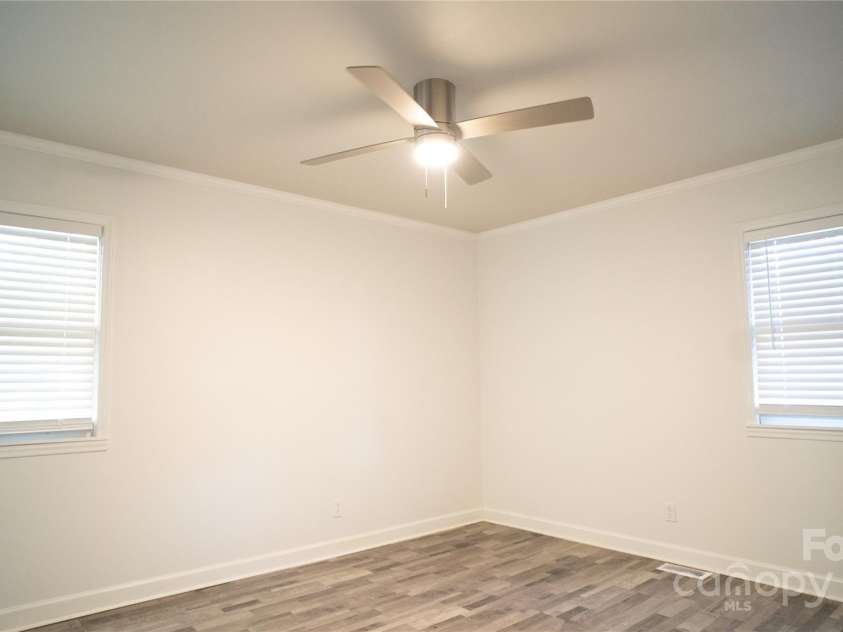 3916 David Cox Road, Charlotte, NC 28269.  MLS# CAR4319501, YatesRealty ID 1848. 