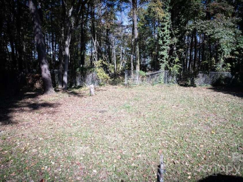 3916 David Cox Road, Charlotte, NC 28269.  MLS# CAR4319501, YatesRealty ID 1848. 