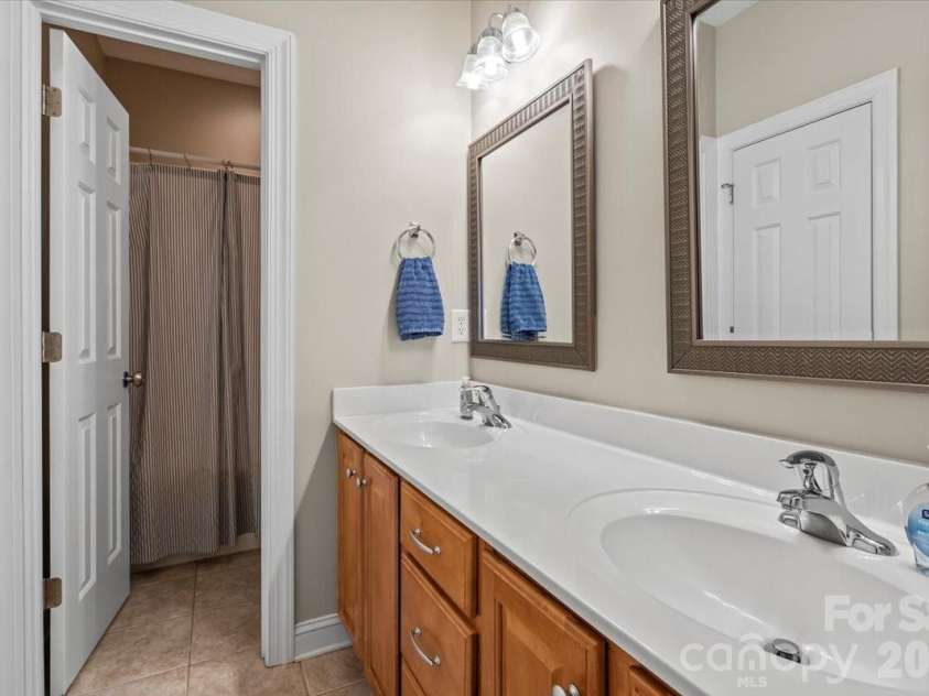 501 Conaway Court, Waxhaw, NC 28173.  MLS# CAR4354200, YatesRealty ID 18480. 