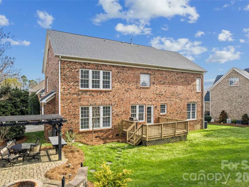 501 Conaway Court, Waxhaw, NC 28173.  MLS# CAR4354200, YatesRealty ID 18480. 
