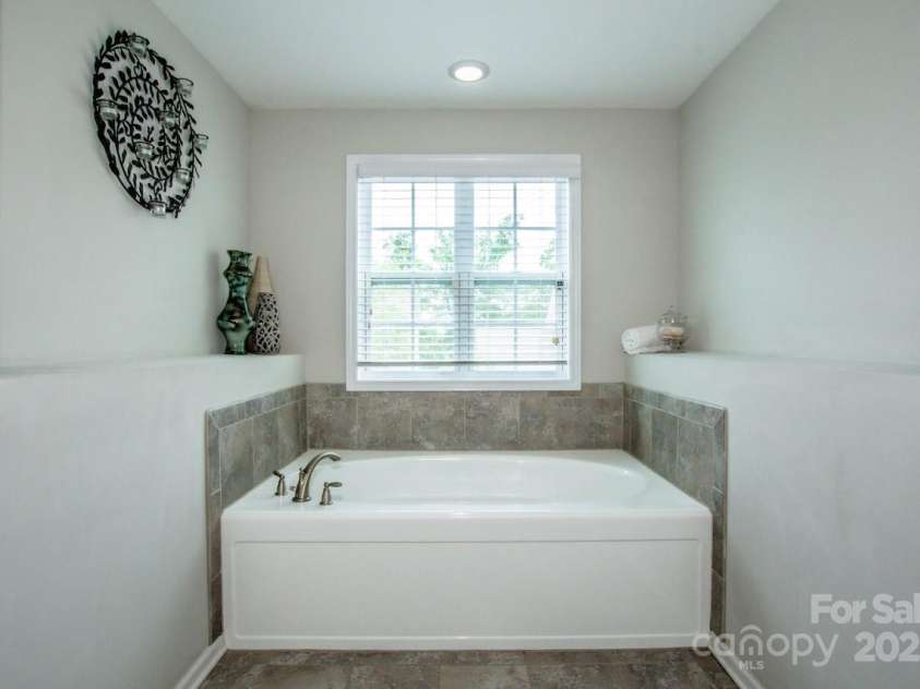 10707 Charmont Place, Huntersville, NC 28078.  MLS# CAR4248920, YatesRealty ID 18481. 