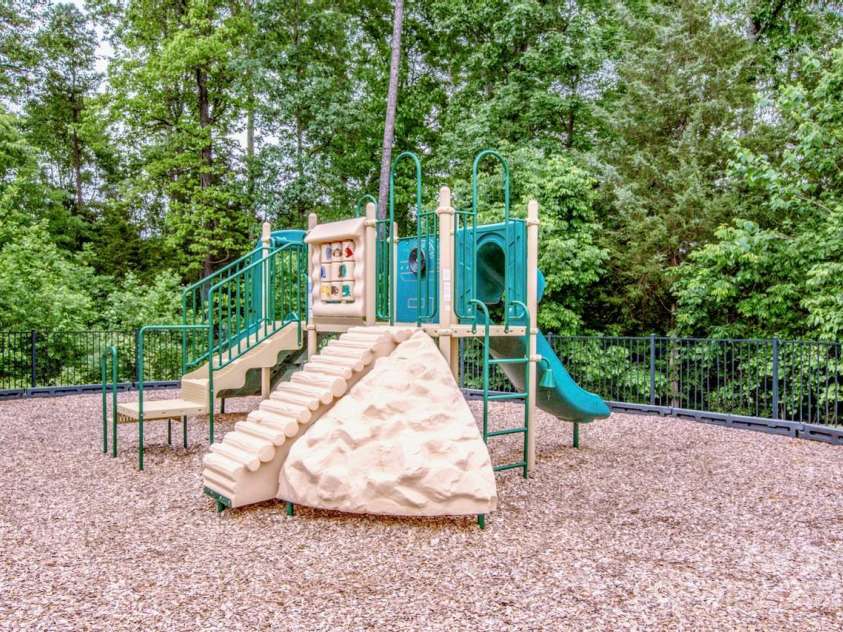 10707 Charmont Place, Huntersville, NC 28078.  MLS# CAR4248920, YatesRealty ID 18481. 