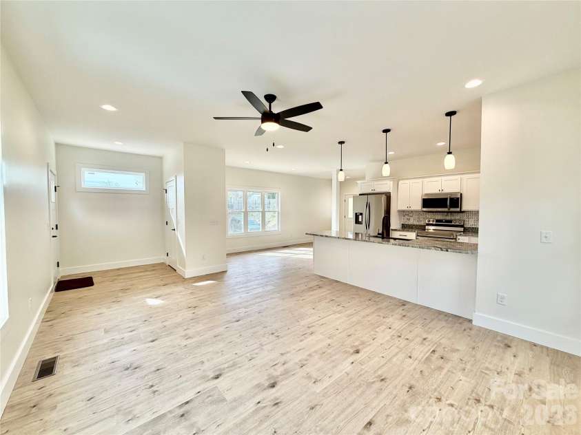 21 Ponder Street, Mars Hill, NC 28754.  MLS# CAR4311868, YatesRealty ID 18481. 