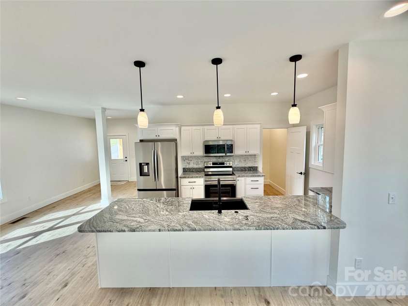 21 Ponder Street, Mars Hill, NC 28754.  MLS# CAR4311868, YatesRealty ID 18481. 