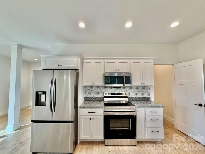 21 Ponder Street, Mars Hill, NC 28754.  MLS# CAR4311868, YatesRealty ID 18481. 