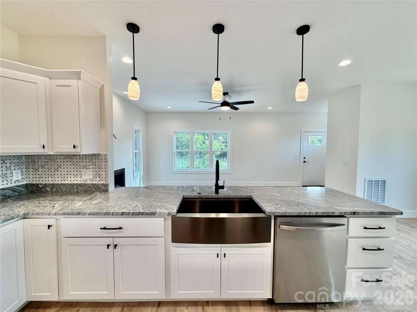 21 Ponder Street, Mars Hill, NC 28754.  MLS# CAR4311868, YatesRealty ID 18481. 