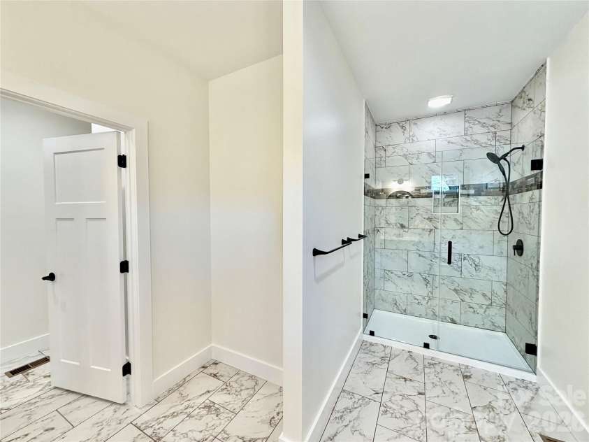 21 Ponder Street, Mars Hill, NC 28754.  MLS# CAR4311868, YatesRealty ID 18481. 
