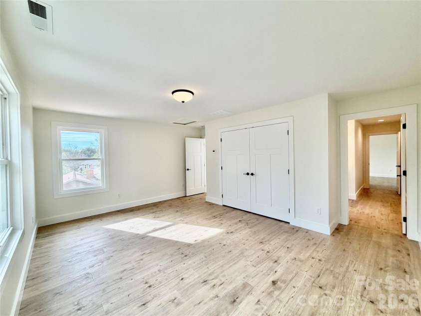 21 Ponder Street, Mars Hill, NC 28754.  MLS# CAR4311868, YatesRealty ID 18481. 