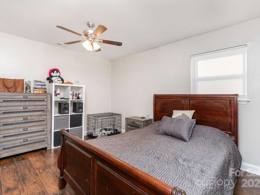 1016 10th Avenue, Gastonia, NC 28052.  MLS# CAR4259929, YatesRealty ID 18482. 