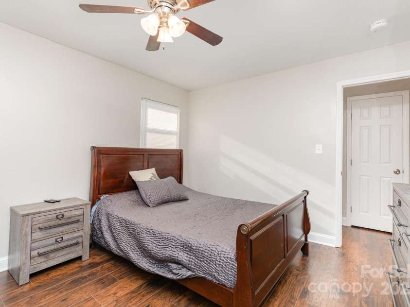 1016 10th Avenue, Gastonia, NC 28052.  MLS# CAR4259929, YatesRealty ID 18482. 