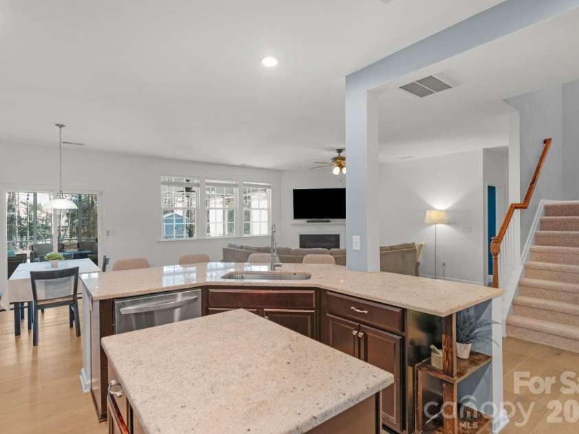 2637 Southern Trace Drive, Waxhaw, NC 28173.  MLS# CAR4336357, YatesRealty ID 18482. 