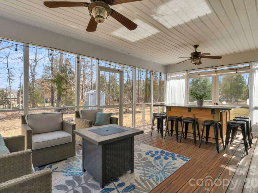 2637 Southern Trace Drive, Waxhaw, NC 28173.  MLS# CAR4336357, YatesRealty ID 18482. 