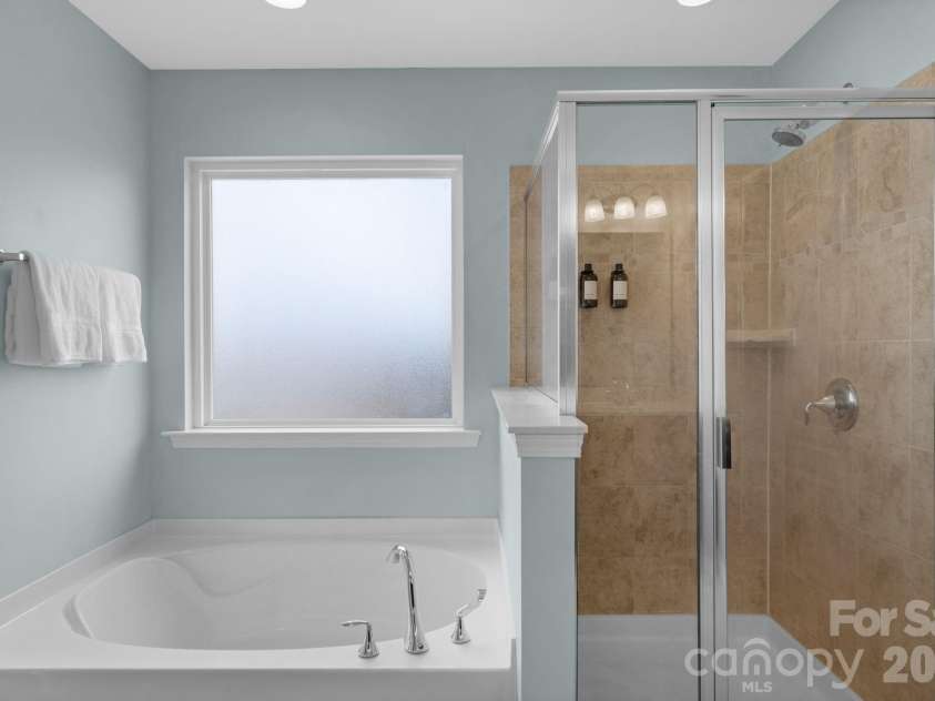 2637 Southern Trace Drive, Waxhaw, NC 28173.  MLS# CAR4336357, YatesRealty ID 18482. 