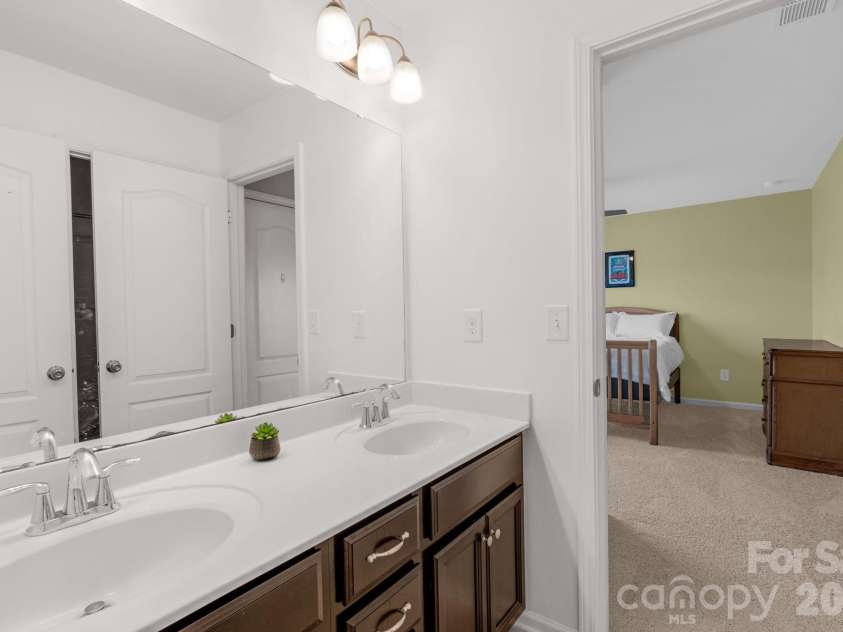 2637 Southern Trace Drive, Waxhaw, NC 28173.  MLS# CAR4336357, YatesRealty ID 18482. 