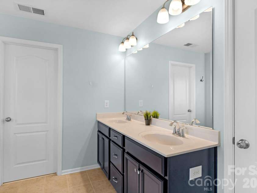 2637 Southern Trace Drive, Waxhaw, NC 28173.  MLS# CAR4336357, YatesRealty ID 18482. 