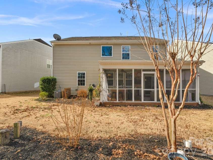 2637 Southern Trace Drive, Waxhaw, NC 28173.  MLS# CAR4336357, YatesRealty ID 18482. 