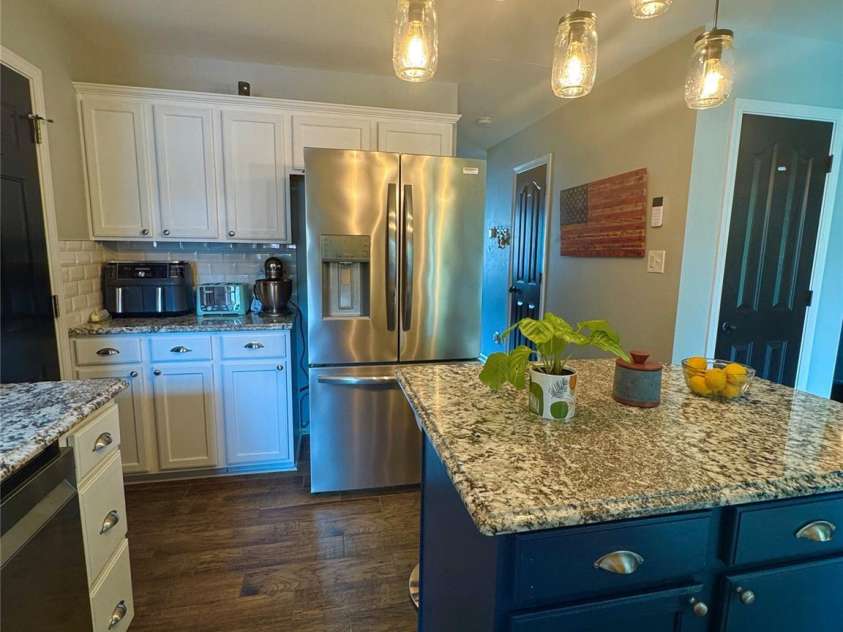 15003 Jerpoint Abby Drive, Charlotte, NC 28273.  MLS# CAR4247292, YatesRealty ID 18483. Kitchen