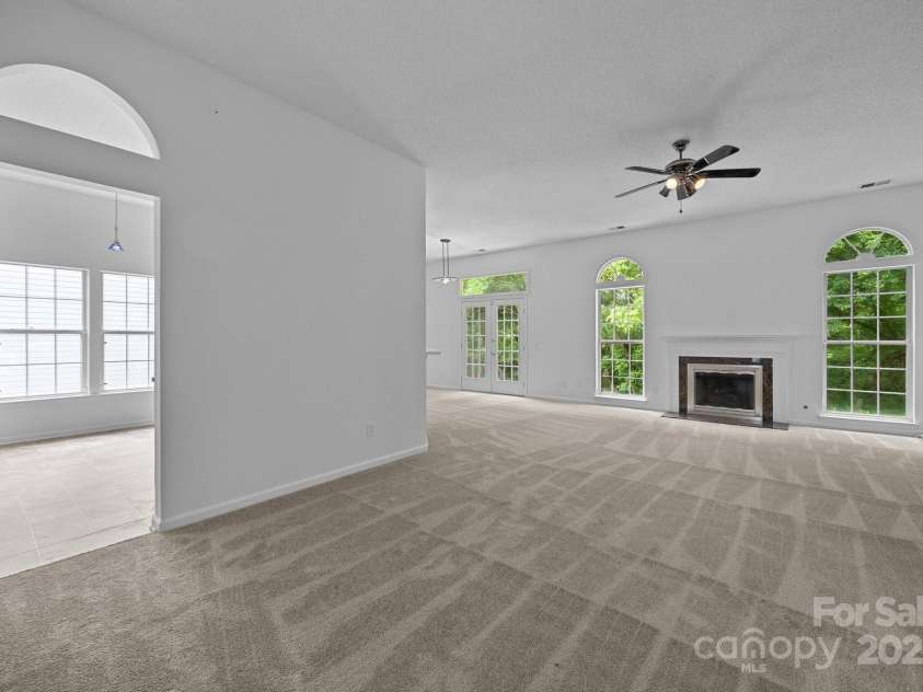 1321 Land Grant Road, Charlotte, NC 28217.  MLS# CAR4258134, YatesRealty ID 18485. 