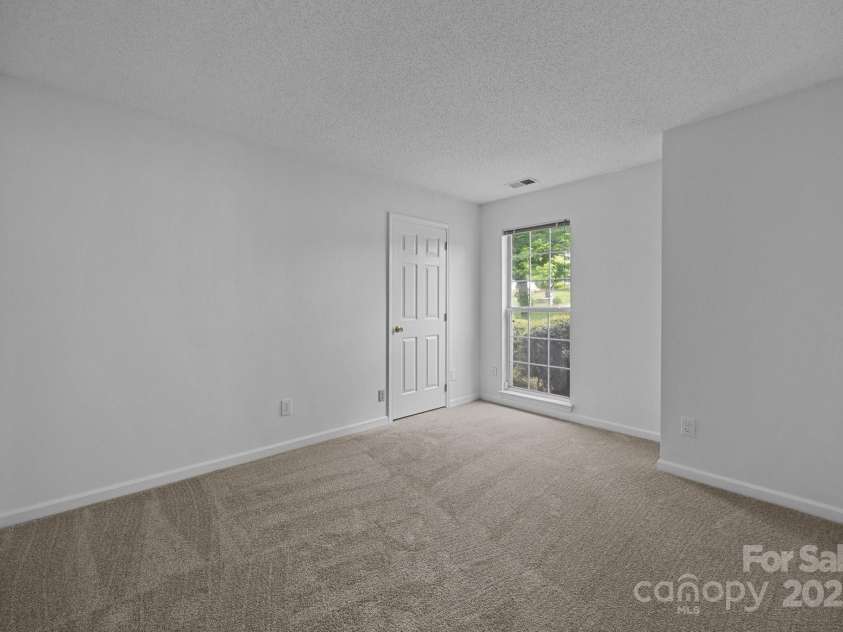 1321 Land Grant Road, Charlotte, NC 28217.  MLS# CAR4258134, YatesRealty ID 18485. 