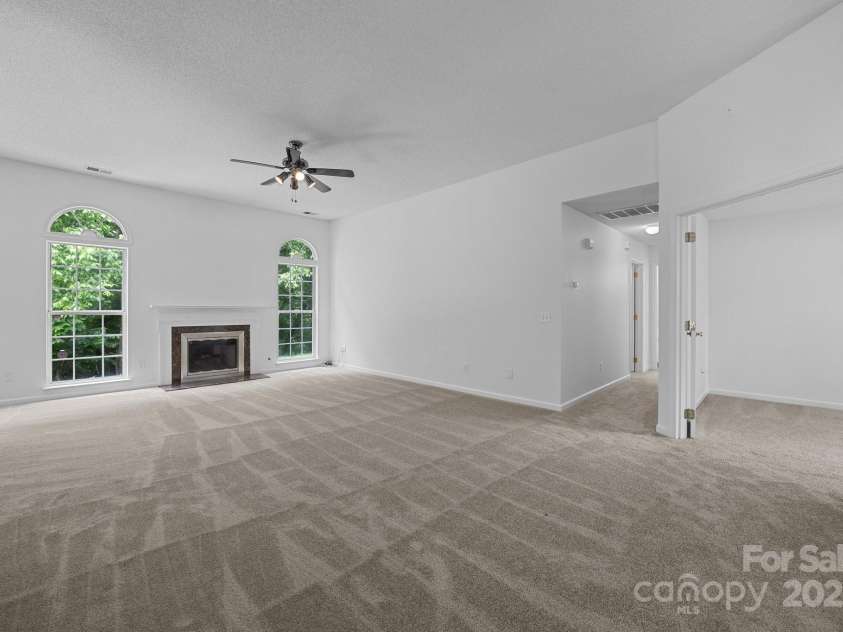 1321 Land Grant Road, Charlotte, NC 28217.  MLS# CAR4258134, YatesRealty ID 18485. 
