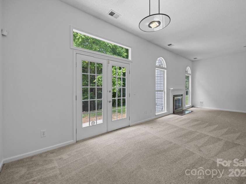 1321 Land Grant Road, Charlotte, NC 28217.  MLS# CAR4258134, YatesRealty ID 18485. 