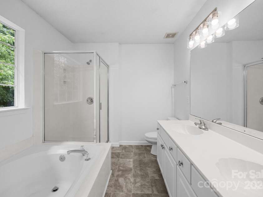 1321 Land Grant Road, Charlotte, NC 28217.  MLS# CAR4258134, YatesRealty ID 18485. 