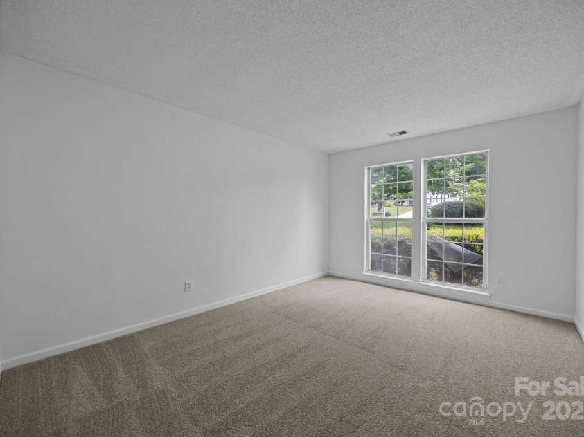 1321 Land Grant Road, Charlotte, NC 28217.  MLS# CAR4258134, YatesRealty ID 18485. 