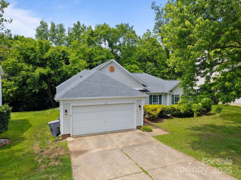 1321 Land Grant Road, Charlotte, NC 28217.  MLS# CAR4258134, YatesRealty ID 18485. 