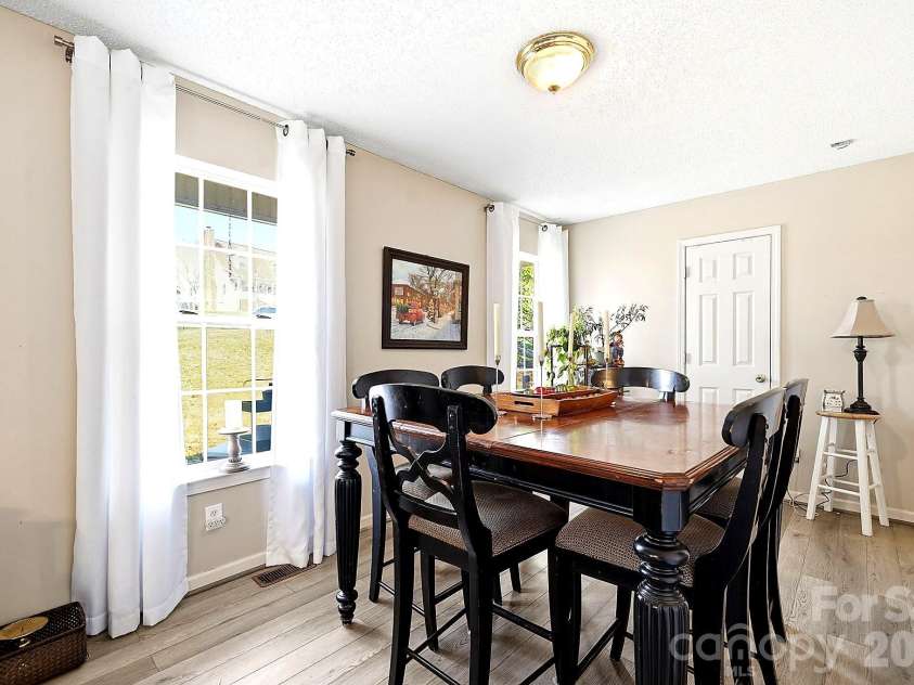 2743 Stockwood Drive, Gastonia, NC 28056.  MLS# CAR4322996, YatesRealty ID 18487. DINING ROOM 
