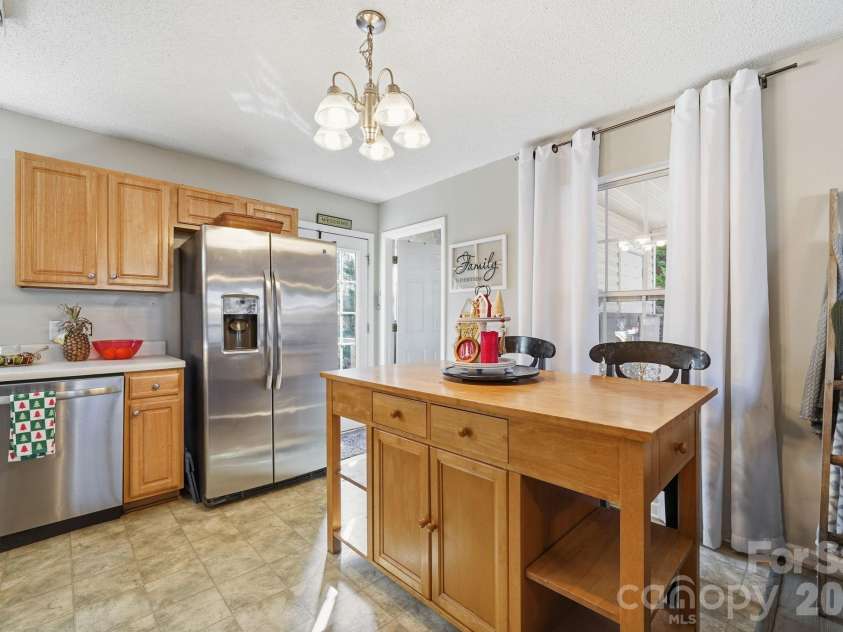 2743 Stockwood Drive, Gastonia, NC 28056.  MLS# CAR4322996, YatesRealty ID 18487. KITCHEN ANGLE