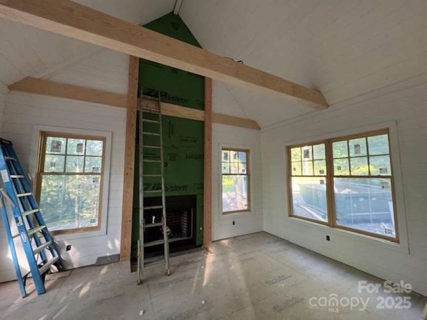 88 Lost Trail, Highlands, NC 28741.  MLS# CAR4260477, YatesRealty ID 18487. Den