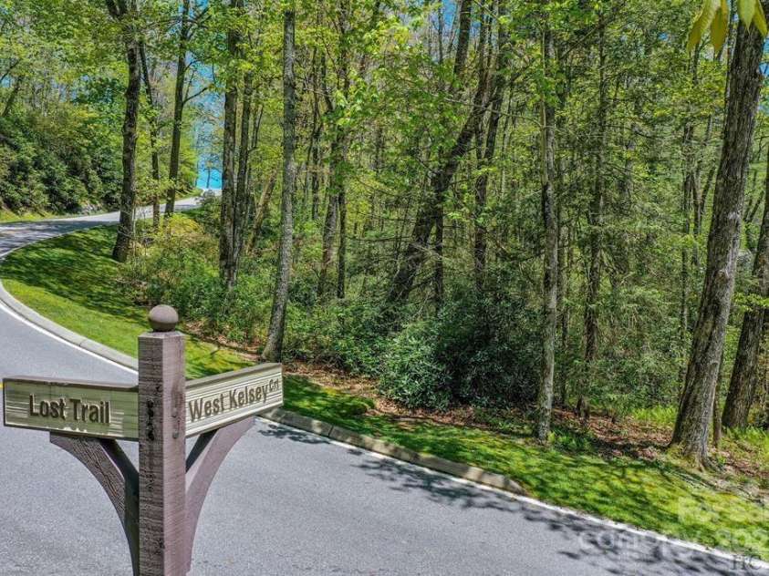 88 Lost Trail, Highlands, NC 28741.  MLS# CAR4260477, YatesRealty ID 18487. Street front