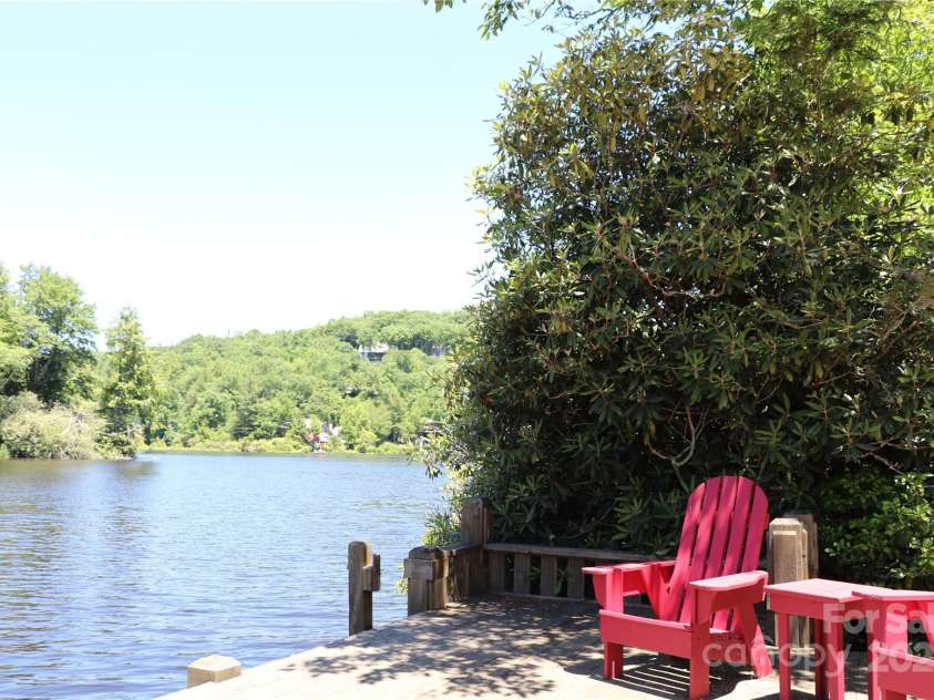 88 Lost Trail, Highlands, NC 28741.  MLS# CAR4260477, YatesRealty ID 18487. Yacht Club