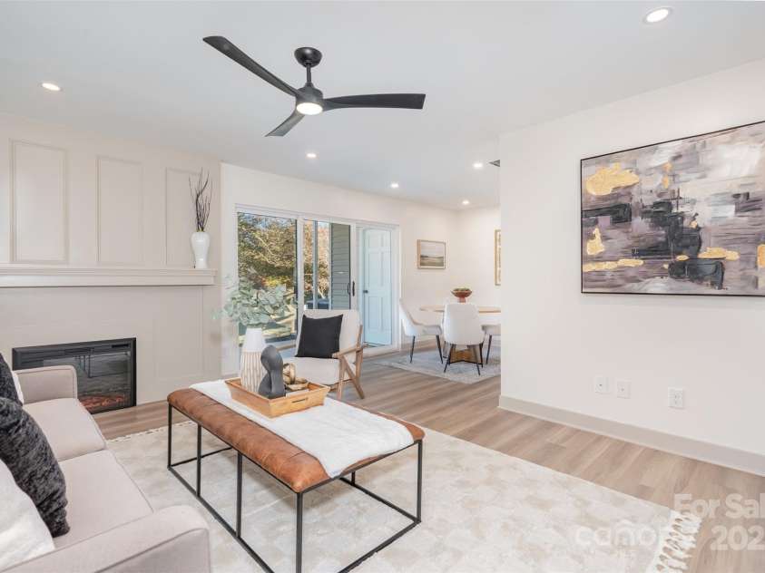 7802 Renaissance Court, Charlotte, NC 28226.  MLS# CAR4321106, YatesRealty ID 18488. 