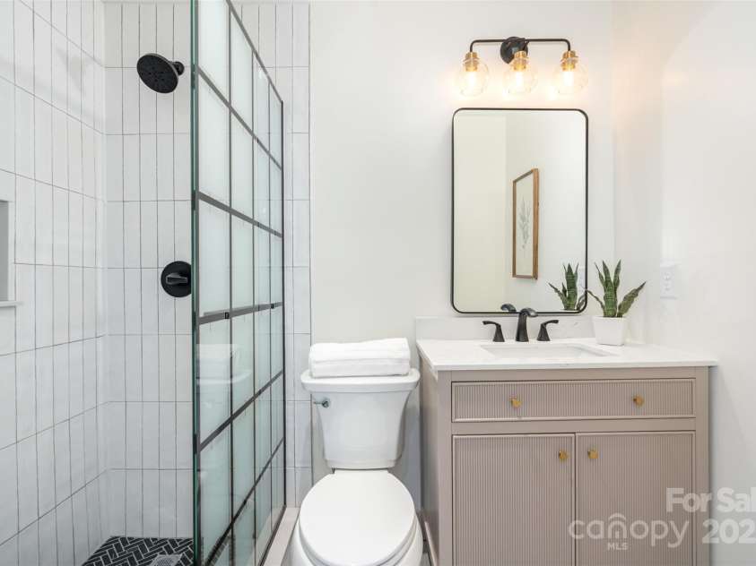 7802 Renaissance Court, Charlotte, NC 28226.  MLS# CAR4321106, YatesRealty ID 18488. 
