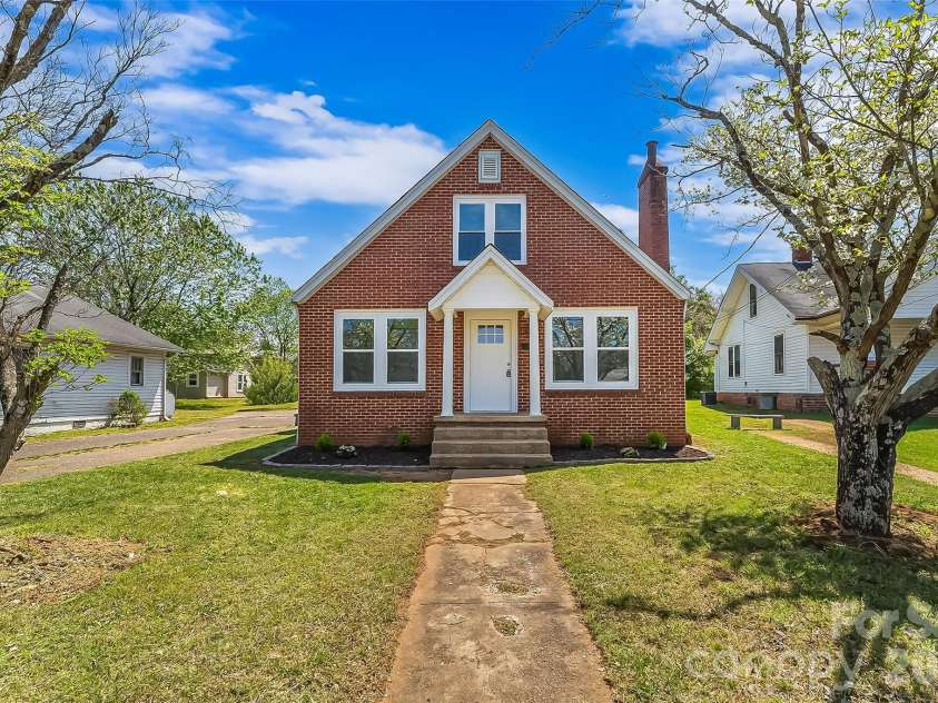 608 Concord Street, Morganton, NC 28655.  MLS# CAR4368930, YatesRealty ID 18489. 