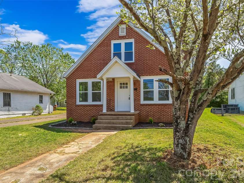 608 Concord Street, Morganton, NC 28655.  MLS# CAR4368930, YatesRealty ID 18489. 