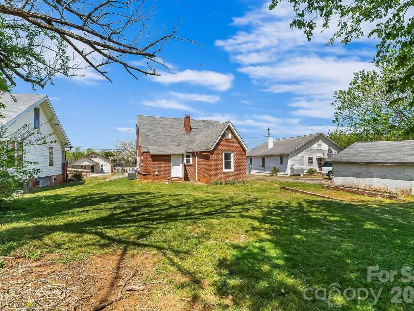 608 Concord Street, Morganton, NC 28655.  MLS# CAR4368930, YatesRealty ID 18489. 