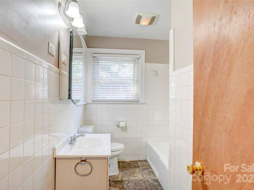 606 Jackson Street, Kannapolis, NC 28083.  MLS# CAR4314447, YatesRealty ID 1849. 