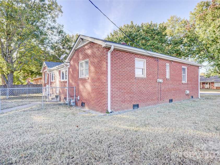 606 Jackson Street, Kannapolis, NC 28083.  MLS# CAR4314447, YatesRealty ID 1849. 