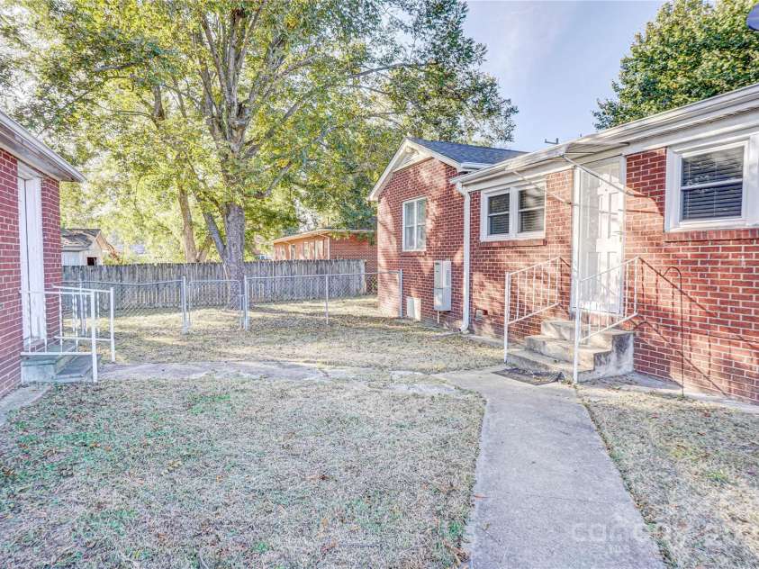 606 Jackson Street, Kannapolis, NC 28083.  MLS# CAR4314447, YatesRealty ID 1849. 