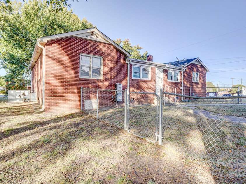 606 Jackson Street, Kannapolis, NC 28083.  MLS# CAR4314447, YatesRealty ID 1849. 