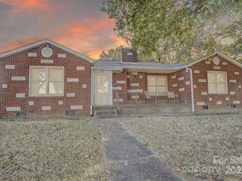 606 Jackson Street, Kannapolis, NC 28083.  MLS# CAR4314447, YatesRealty ID 1849. 
