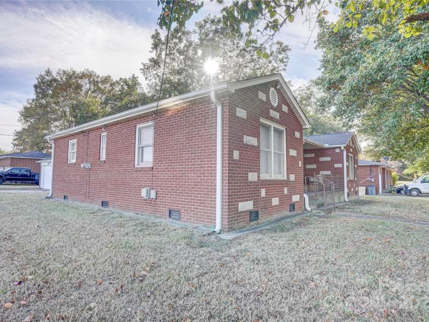 606 Jackson Street, Kannapolis, NC 28083.  MLS# CAR4314447, YatesRealty ID 1849. 