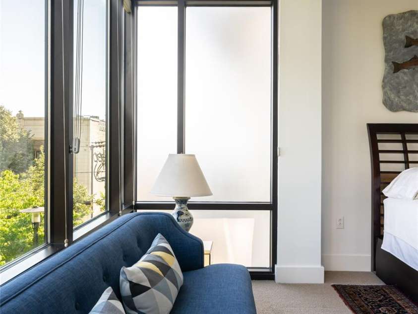 60 Market Street, Asheville, NC 28801.  MLS# CAR4388166, YatesRealty ID 18490. 